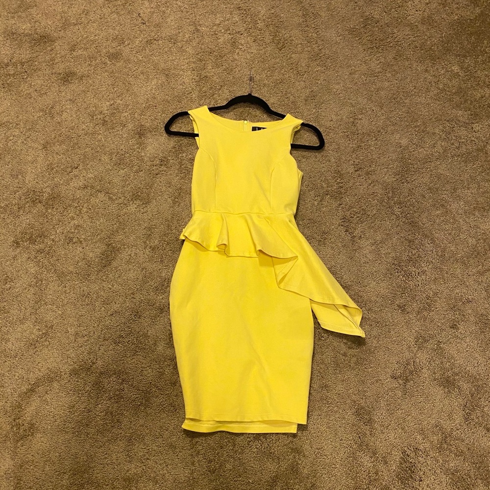 Elegant yellow dress